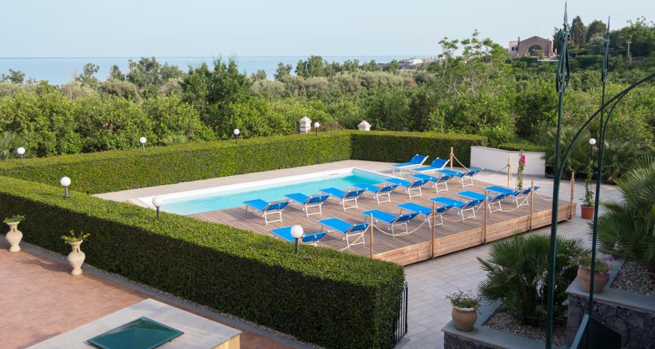 Zahra Agriturismo Ачиреале Екстериор снимка