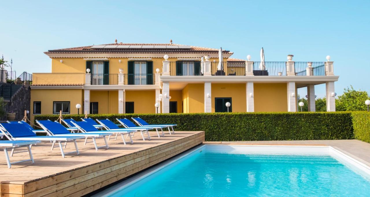 Zahra Agriturismo Ачиреале Екстериор снимка